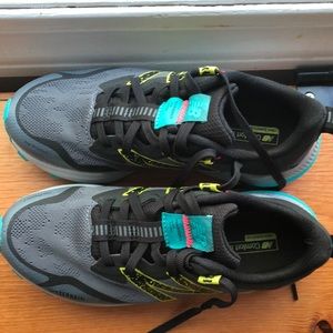 EUC New Balance Nitrel Trail running shoes 7.5 W